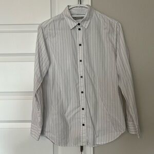 Everlane button down